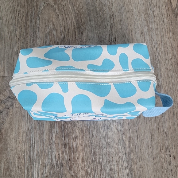 Sanrio Inspired Blue and White Cinnamoroll Cosmetic Bag - Picture 5 of 6